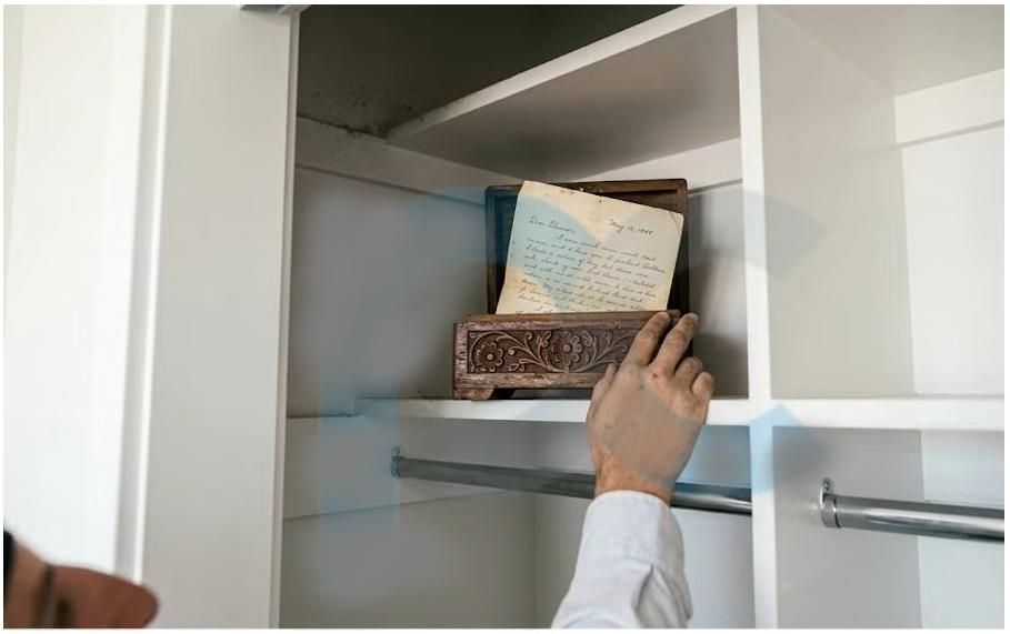 Box Letter in closet
                </div>
              </div>

              <div class=